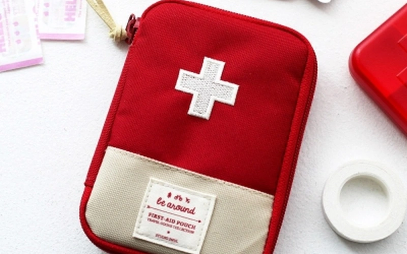 portable-firstaidkitbag-for-outdoor-adventures